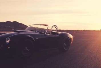 Flat Out in a 2008 Shelby Cobra 427 continuation car